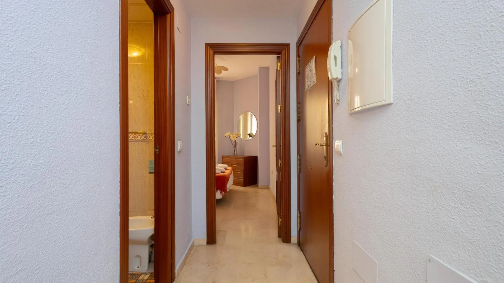 Apartment C22 Nice 1 Bdr With Parking Malaga